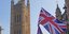 Βρετανική σημαία έξω από το κοινοβούλιο στο Λονδίνο