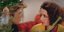o George Michael και μια μελαχρινή γυναίκα στο βίντεο του Last Christmas
