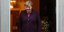 Η Ανγκελα Μέρκελ βγαίνει από τη Ντάουνινγκ Στριτ 10 μετά τη σύσκεψη με Μακρόν, Ερντογάν, Τζόνσον