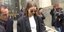 Η Τζίτζι Χαντίντ τη στιγμή που φεύγει από το δικαστήριο 