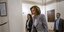Η επικεφαλής των Δημοκρατικών στη Βουλή των Αντιπροσώπων, Νάνσι Πελόζι με γκρι σακάκι