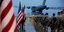 Αμερικανικά στρατεύματα επιβιβάζονται σε μεταγωγικό αεροσκάφος 