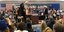 H στιγμή που οι ακτιβίστριες διακόπτουν την ομιλία του Μπέρνι Σάντερς