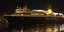Πλοίο της Blue Star Ferries το βράδυ