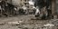 Βομβαρισμένος δρόμος στην πόλη Σαρμίν, της επαρχίας Ιντλίμπ στη Συρία