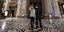 Τουρίστες με μάσκες στον καθεδρικό του Μιλάνου