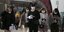 Πολίτες με μάσκες για τον κορωνοϊό στην DIsneyland της Ιαπωνίας