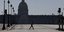 Εικόνα του ερημωμένου Παρισιού, εν μέσω καραντίνας για τον κορωνοϊό