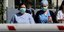 Κορωνοϊός / γιατροί και νοσηλευτές με μάσκες έξω από τον Ευαγγελισμό