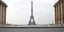 Ο έρημος πύργος του Αιφελ στο Παρίσι,