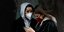 Κορωνοϊός νεαρές κοπέλες με μάσκα στην Νέα Υόρκη 