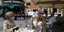 Ιταλοί επισκέπτονται εστιατόρια που άνοιξαν τη Δευτέρα 18 Μαΐου λόγω κορωνοϊού