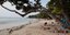 Τουρίστες σε παραλία στις Σεϋχέλες