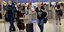 Ταξιδιώτες με μάσκες στο αεροδρόμιο της Τάμπα των ΗΠΑ 