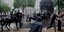 Επεισόδια μεταξύ διαδηλωτών και έφιππων αστυνομικών στο Λονδίνο