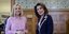 Η πρόεδρος του ΚΙΝΑΛ, Φώφη Γεννηματά, με λιλά πουκάμισο και η Γιάννα Αγγελοπούλου με μπλε ταγέρ
