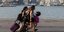 Κοινωνικός τουρισμός κοπέλες επιβιβάζονται σε πλοίο