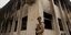 Στρατιώτης σε κτίριο στην Λιβύη