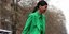γυναίκα με πράσινο κουστούμι