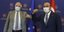 Ζοζέπ Μπορέλ και Μεβλούτ Τσαβούσογλου χαιρετιούνται με τους αγκώνες και φορούν μάσκες για τον κορωνοϊό