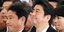 O πρώην ΥΠ ΕΞ της Ιαπωνίας, Φούμιο Κισίντα και ο παραιτηθείς πρωθυπουργός Σίνζο Άμπε