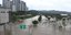 Δρόμοι και γέφυρες πλημμύρισαν στη Σεούλ από τα νερά του υπερχειλισμένου ποταμού Χαν