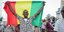 Διαδηλωτής στο Μάλι πανηγυρίζει για το πραξικόπημα