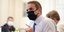 Ο Κυριάκος Μητσοτάκης σε σύσκεψη στο Μαξίμου με μάσκα