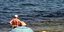 Η παραλία Σκαραμαγκά περιλαμβάνεται στις απαγορευμένες ακτές
