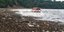 Tεράστιο κοντέινερ στη θάλασσα του Χαλκουτσίου