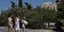 τουρισμός Τουρίστριες στην Διονυσίου Αρεοπαγίτου