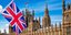 σημαία της Μεγάλης Βρετανίας έξω από το βρετανικό κοινοβούλιο