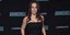 Η Αμερικανίδα ηθοποιός Αλίσα Μιλάνο με μαύρο φόρεμα