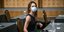 Η Εφη Αχτσιόγλου με μάσκα στην ΚΕ του ΣΥΡΙΖΑ