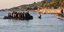 Μετανάστες φτάνουν με βάρκα στη Λέσβο