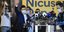 O Νισούκορ Νταν πανηγυρίζει την εκλογή του ως δήμαρχος Βουκουρεστίου