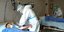 Προσωπικό υγείας σε νοσοκομείο αναφοράς για τον κορωνοϊό στη Μόσχα