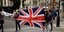 Υποστηρικτές του Brexit στο Λονδίνο, με σημαία της Βρετανίας