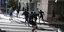 Κουκουλοφόροι πετούν αντικείμενα στην αστυνομία