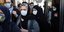 Πολίτες στο Ιράν με μάσκες προστασίας από τη διάδοση του κορωνοϊού