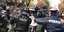 Αστυνομικοί επιχειρούν να διαλύσουν συγκέντρωση για το Πολυτεχνείο στη Θεσσαλονίκη