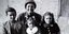 Ο Μάρτιν Αντλερ το 1944 με τα τρία παιδιά που παραλίγο να σκοτώσει στην Ιταλία 