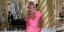 H 20χρονη Ελίζαμπεθ Σμιθ με ροζ μίνι φόρεμα θυμίζει την κούκλα Barbie