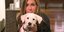 H Τζένιφερ Άνιστον αγκαλιά με τον νέο της σκύλο