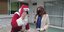 Η Μιμή Ντενίση και ο Άγιος Βασίλης της Νάξου προσφέρουν αγάπη στο Νηπιοτροφείο Καλλιθέας!
