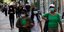 Πολίτες στην Κύπρο κυκλοφορούν με μάσκες ενάντια στον κορωνοϊό