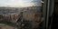 Η Σακρ-Κερ του Παρισιού διακρίνεται στο βάθος από το παράθυρο νοσοκομείου της πρωτεύσουας της Γαλλίας