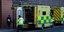 Ασθενοφόρα έξω από νοσοκομείο στη Βρετανία