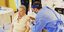 εμβολιασμοί 95χρονη κυρία Δέσποινα η πρώτη που έκανε το εμβόλιο σε γηροκομείο 