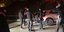 Ανδρες της ΕΛΑΣ έξω από το σπίτι του Κ. Μπογδάνου που δέχθηκε μετά την επίθεση με γκαζάκια 